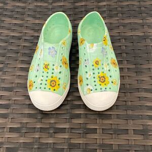 Native Jeffersons shoes, children’s size 11